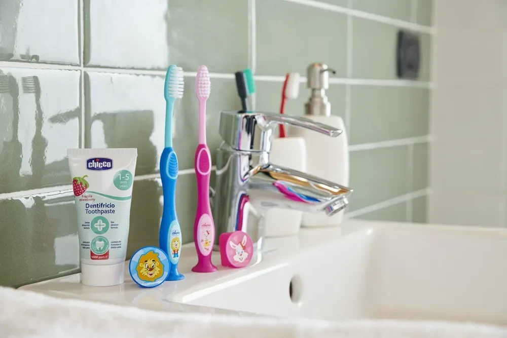 Зубная паста Chicco детская со вкусом клубники с 12мес, 50мл